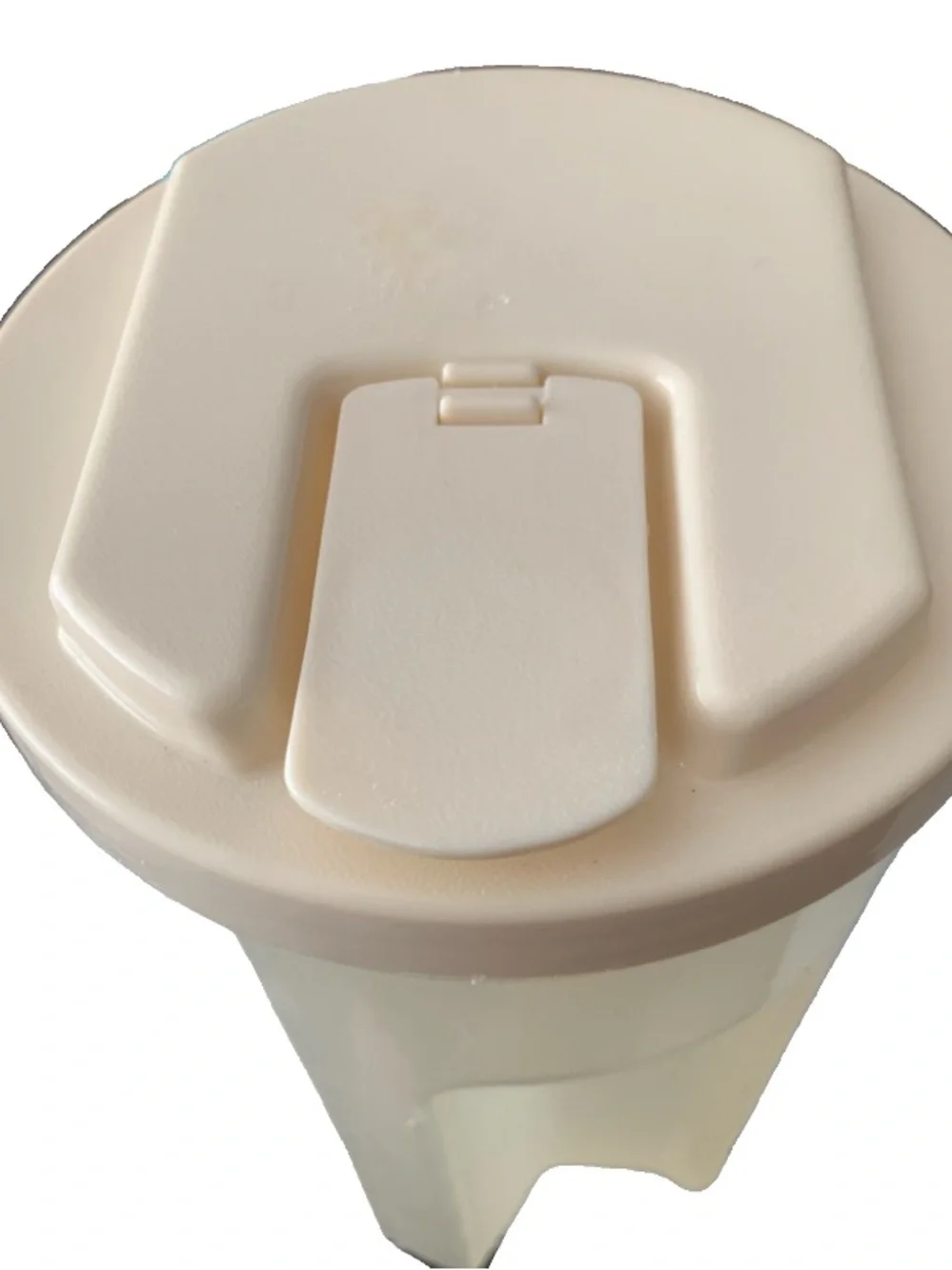 Vintage Rubbermaid 2 Quart Servin' Saver Container Pitcher Poring Screw Cap